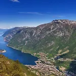 Trolltunga 아파트 *