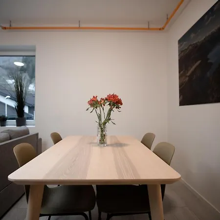 Trolltunga Apartment *